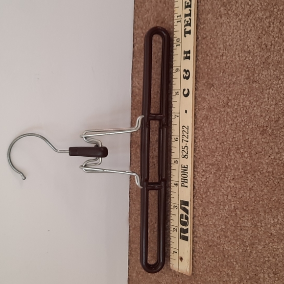 Honey-can-do clothes hangers with clamp 360 swivel hook. - Picture 3 of 6